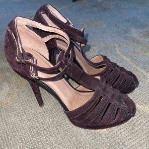 Amazing Joie shoes Size 39 color is eggplant